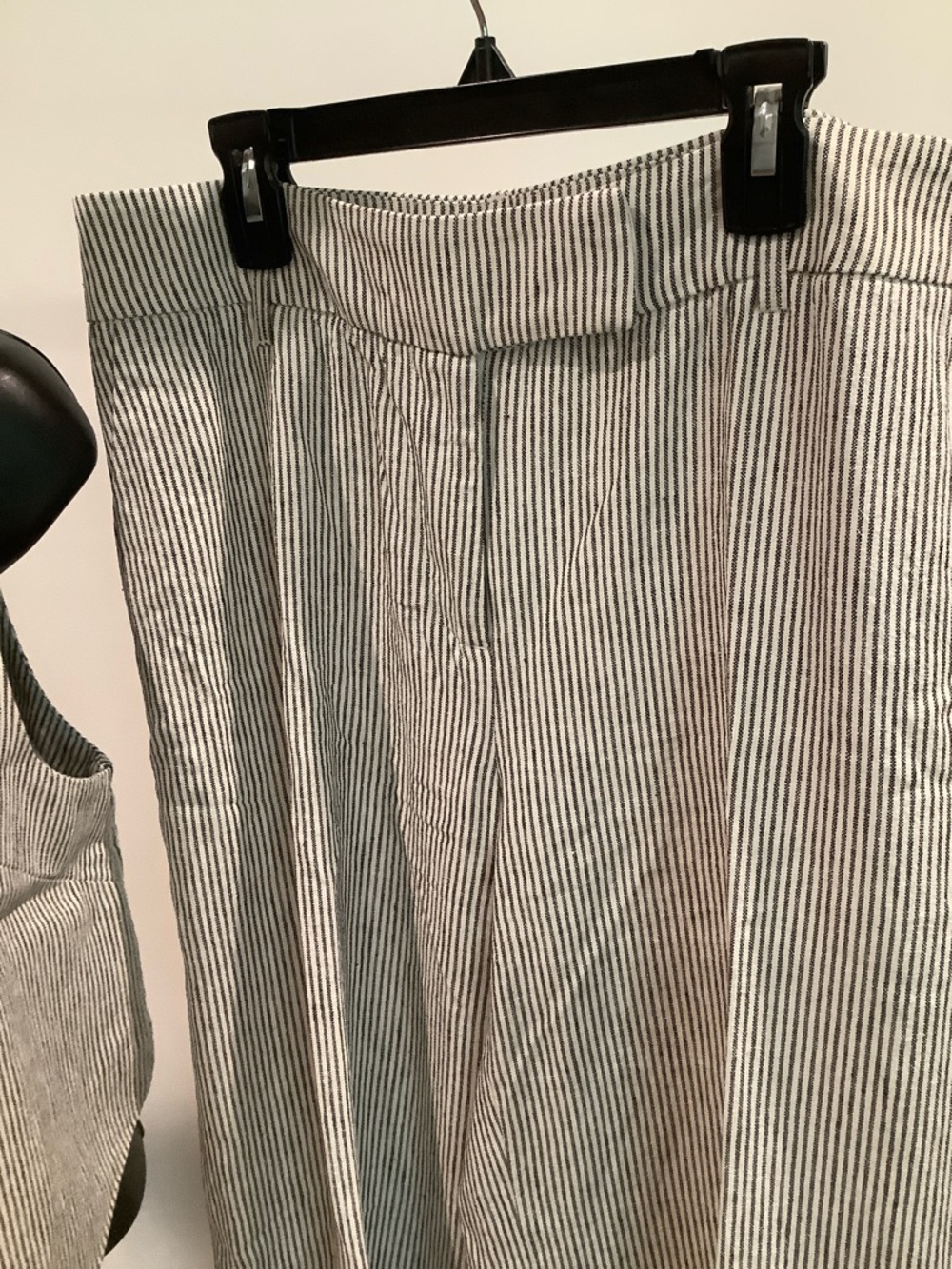 Scoop Linen Blend V-Neck Button Vest and Matching Pants, Small - Picture 6 of 14
